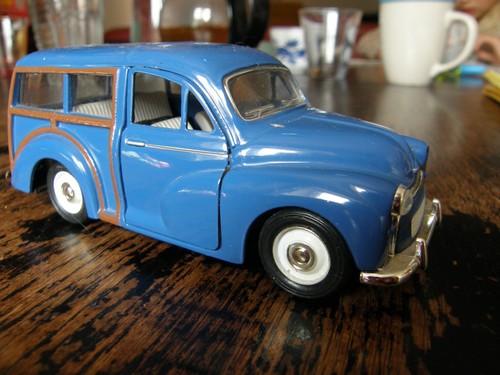 Automodell eines blauen - , morris